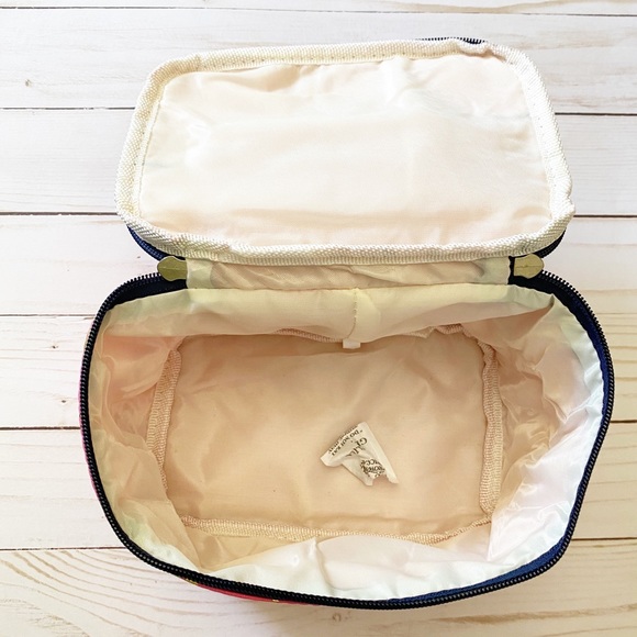 Metallic Gold Straight and Arrow Pink Case - Picture 2 of 3